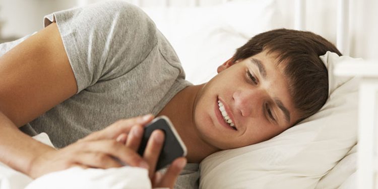 Cách nhắn tin với bạn trai không gây nhàm chán