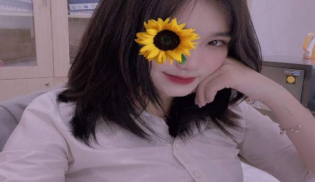 Hồng Khuê - Tìm bạn Les TT Phú Lộc tốt bụng