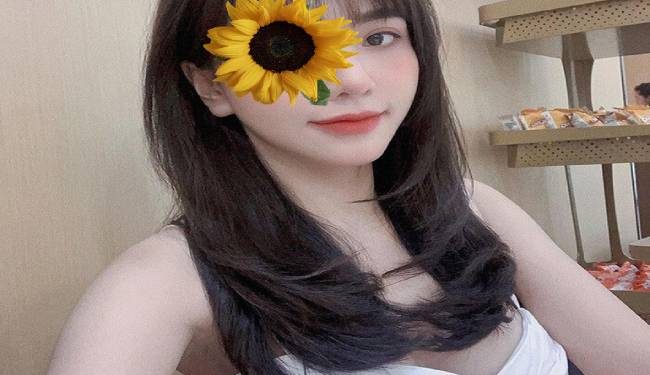 Quỳnh Nhi - Tìm bạn Les TP Yên Bái quyến rũ, sexy