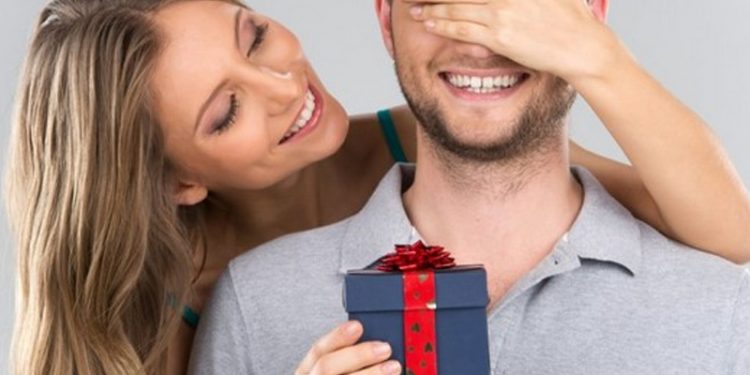 Sinh nhật bạn trai nên tặng quà gì