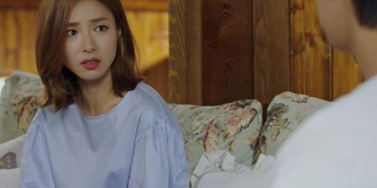 có nên hỏi về người yêu cũ của bạn gái