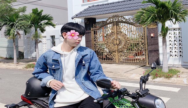 Đăng Long - Tìm bạn boy gay Quận 3 thích đi Moto
