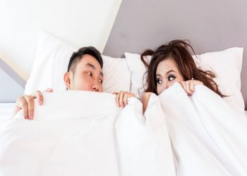 [Giải đáp] Quan hệ với bạn gái 17 tuổi có sao không?