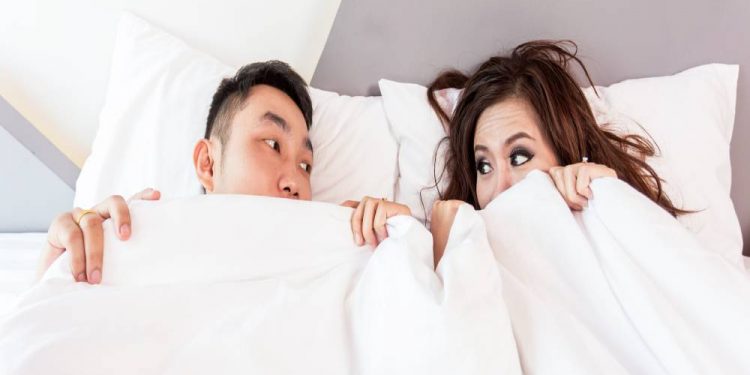 [Giải đáp] Quan hệ với bạn gái 17 tuổi có sao không?