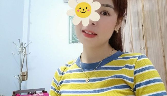 Nhã Phương - Máy bay bà già Tây Hồ tuyển người chat mỗi tối