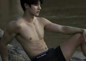 Tuấn Khải - Tìm bạn tình Quận Ba Đình để trả bài mỗi đêm