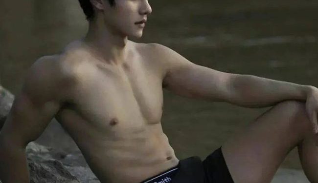 Tuấn Khải - Tìm bạn tình Quận Ba Đình để trả bài mỗi đêm