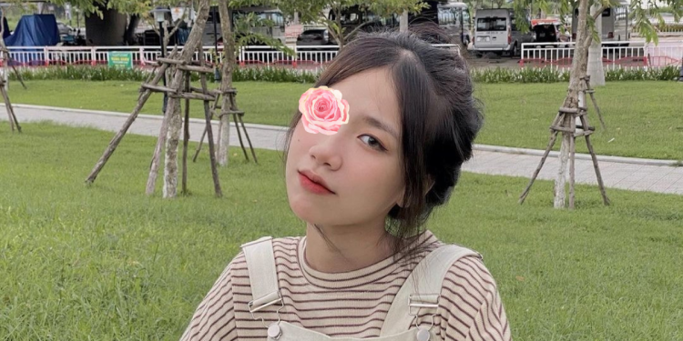 Trang web tìm bạn gái độc thân có hình, SĐT thật