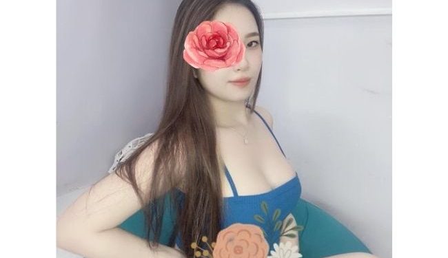 Quỳnh Anh - Chị gái văn phòng cô đơn tìm bạn trai ôm ấp