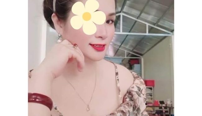 Thanh Thanh - Chị gái trắng trẻo tươi xinh