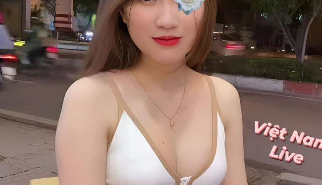 Bích Hoa - Gái lỡ thời Bến Tre đào to tròn