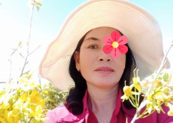 Huỳnh Vân - Quý bà vui vẻ tìm phi công biết lái máy bay